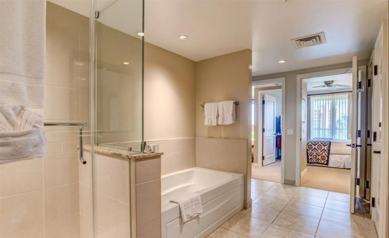 Apartment 2 Bedroom Ocean View Luxury Resort Condo With Extra Large Balcony Lāhainā